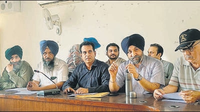 NGOs’ members addressing media about the industrial park being set up on Sutlej floodplains in Ludhiana. NGOs’ members addressing media about the industrial park being set up on Sutlej floodplains in Ludhiana.
