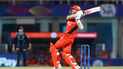 Staying true to their batting template, SRH didn’t hit a boundary in the 1st 4 overs of the chase. (ANI) Staying true to their batting template, SRH didn’t hit a boundary in the 1st 4 overs of the chase. (ANI)