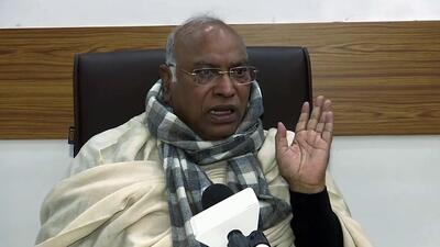 Congress Rajya Sabha MP Mallikarjun Kharge was interrogated by the ED in connection with its money laundering probe in the National Herald case, on Monday. (ANI) Congress Rajya Sabha MP Mallikarjun Kharge was interrogated by the ED in connection with its money laundering probe in the National Herald case, on Monday. (ANI)