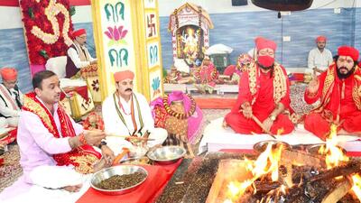 On the auspicious occasion of Ram Navami, ‘Shat Chandi Maha Yagya’ concludes at Vaishno Devi shrine on Sunday. (HT Photo) On the auspicious occasion of Ram Navami, ‘Shat Chandi Maha Yagya’ concludes at Vaishno Devi shrine on Sunday. (HT Photo)