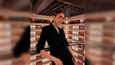 With her hair parted in the middle and tied in a sleek low ponytail, Rakul Preet opted for the soft glam makeup look. (Instagram/@rakulpreet) With her hair parted in the middle and tied in a sleek low ponytail, Rakul Preet opted for the soft glam makeup look. (Instagram/@rakulpreet)