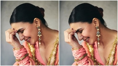 Kirti paired an anarkali salwar with a pastel pink dupatta. The suit and the dupatta came decorated in stripes of golden resham threads. Kirti, in the full-sleeved salwar, posed like a diva. (Instagram/@iamkirtikulhari)