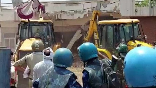 Khargone administration has decided to demolish the properties of stone pelters during the Ram Navami procession.(ANI) Khargone administration has decided to demolish the properties of stone pelters during the Ram Navami procession.(ANI)