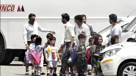 The officials of the school in Indirapuram said that two children were found infected with Covid-19 and they have decided to suspend all offline classes for at least a week. (Sunil Ghosh/ HT)