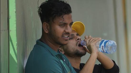 Heatwave conditions persisted in Haryana and Punjab on Monday with mercury settling above the 40-degree mark in most parts of the two states. (AP)