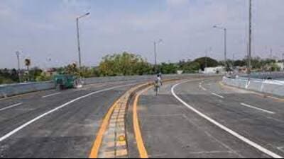 PWD has made proposals to construct bridges, overbridges, elevated road and flyovers at around 14 places to improve traffic system in UP capital (For Representation) PWD has made proposals to construct bridges, overbridges, elevated road and flyovers at around 14 places to improve traffic system in UP capital (For Representation)