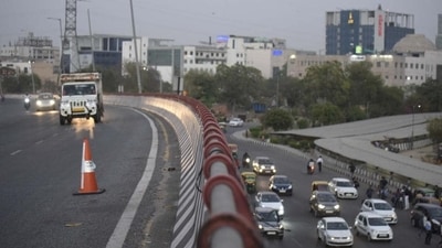 The Haryana State Industrial and Infrastructure Corporation (HSIIDC) opened a new U-turn on the left-most service lane of the Delhi-Gurgaon Expressway. (Photo by Parveen Kumar/Hindustan Times)
