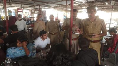 According to Dr Shweta Khurana, the district consultant of DTCC, multiple violations of the Act by streetside vendors were found in the entire area and they were given warnings that if they do not comply, they will be barred from the area. (Sourced) According to Dr Shweta Khurana, the district consultant of DTCC, multiple violations of the Act by streetside vendors were found in the entire area and they were given warnings that if they do not comply, they will be barred from the area. (Sourced)