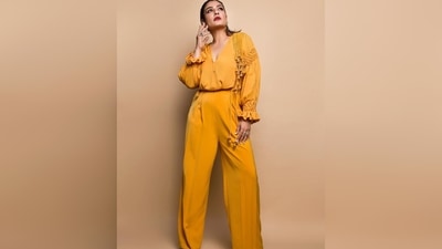 Raveena Tandon added the hashtag 'sunshinegirl' with sun and fire emojis in the caption area of the post. (Instagram/@officialraveenatandon) Raveena Tandon added the hashtag 'sunshinegirl' with sun and fire emojis in the caption area of the post. (Instagram/@officialraveenatandon)