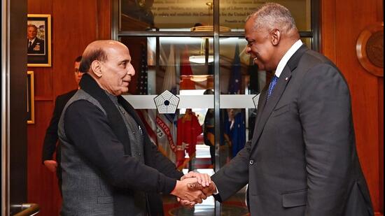 India’s defence minister Rajnath Singh (left) met with the US secretary of defence Lloyd Austin, in Pentagon on Monday. (ANI)