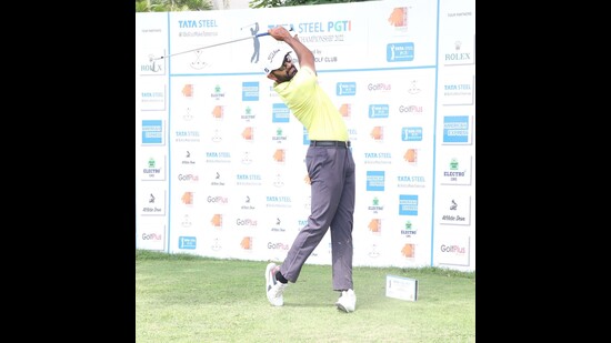 Chandigarh-based Abhijit’s dream start saw him shoot a six-under 66 that featured a hole-in-one on the 14th. (HT Photo)