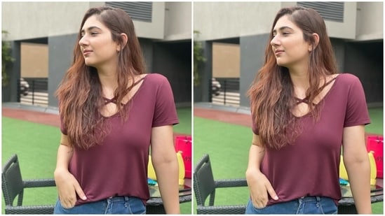 Disha tucked her top in a French-tuck style inside the denim jeans that features a high-rise waistline, flared silhouette and patch pockets on the side.(Instagram/@dishaparmar)