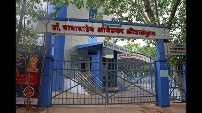 PMC-owned Dr Babasaheb Ambedkar swimming pool at Padmavati was shut on Wednesday (Ravindra Joshi/HT PHOTO) PMC-owned Dr Babasaheb Ambedkar swimming pool at Padmavati was shut on Wednesday (Ravindra Joshi/HT PHOTO)