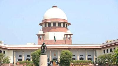 The Supreme Court was hearing a plea filed by Rahamathulla who stated that he would be put under tremendous hardship and it would be impossible for him to approach various courts/police stations in two different states in respect of such FIRs. (HT Photo)