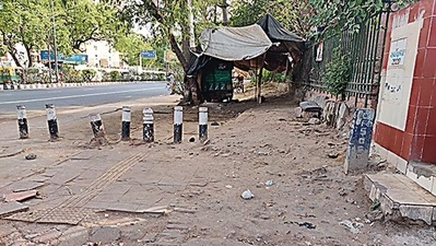 Auto driver killed trying to stop fight in Kamla Market. (HT Photo)