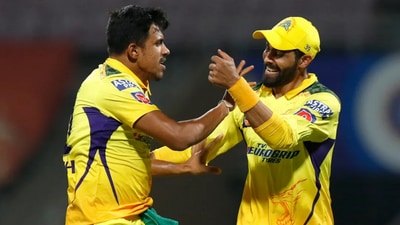 Sri Lanka's Maheesh Theekshana celebrates with CSK captain Ravindra Jadeja (IPL/BCCI)