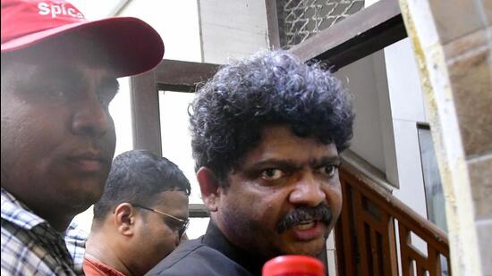 The police arrested Sadavarte for allegedly instigating the workers to break into Pawar’s house (HT PHOTO)