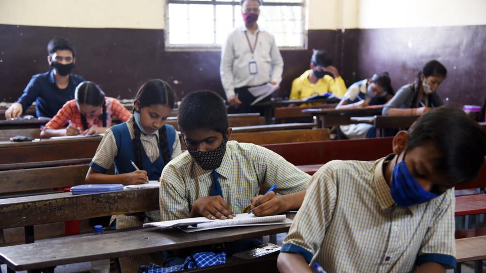 The Karnataka Education Board has set the SSLC examination results for May 12. Meanwhile, students went for mass bunk, with this year's SSLC exams seeing record absenteeism. (HT PHOTO) The Karnataka Education Board has set the SSLC examination results for May 12. Meanwhile, students went for mass bunk, with this year's SSLC exams seeing record absenteeism. (HT PHOTO)