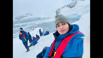 Eco enthusiast said that there is 75% less ice in summer at the poles than there was 50 years ago. (HT Photo) Eco enthusiast said that there is 75% less ice in summer at the poles than there was 50 years ago. (HT Photo)