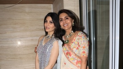 Riddhima Kapoor with Neetu Kapoor after the mehendi. 