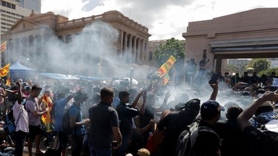 Demonstrators take part in a ritual of boiling milk to mark the Shinala and Tamil new year during their protest against Sri Lankan President Gotabaya Rajapaksa in front of the Presidential secretariat, amid the country's economic crisis in Colombo, Sri Lanka. (REUTERS)