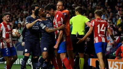 Players fight during the UEFA Champions League quarter final second leg between Atletico Madrid and Manchester City (Twitter) Players fight during the UEFA Champions League quarter final second leg between Atletico Madrid and Manchester City (Twitter)