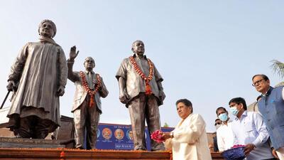 Bahujan Samaj Party chief Mayawati at the party’s Uttar Pradesh state unit office in Lucknow on Ambedkar Jayanti. (HT PHOTO)