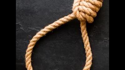 A Pimpri-Chinchwad-based couple has allegedly died by suicide, barely five months after their marriage. (REPRESENTATIVE IMAGE)
