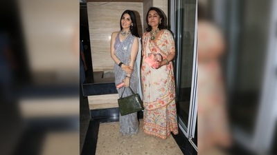 The mother-daughter duo posed for the paparazzi in their traditional attires. (HT Photo/Varinder Chawla) The mother-daughter duo posed for the paparazzi in their traditional attires. (HT Photo/Varinder Chawla)