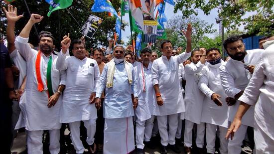 Congress leaders during a protest demanding the resignation of state rural development minister KS Eshwarappa in connection with the alleged death of contractor Santosh Patil, in Bengaluru on Thursday. (ANI)