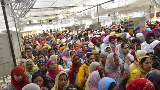 "Greetings to all the countrymen on Baisakhi, Vishu, Rongali Bihu, Nab Barsha, Vaishakhadi and Puthandu Pirappu. Celebrated in different ways in different regions of the country, these festivals show our diversity and plurality. I wish that this festival brings happiness to everyone's life", the Rashtrapati Bhavan tweeted quoting President tweeted.(HT Photo/Sameer Sehgal)