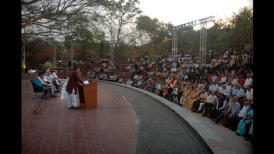 Union minister Nitin Gadkari at inauguration of open-airtheatre at Bhandarkar Oriental Research Institute on Thursday. (HT PHOTO)