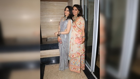 Riddhima Kapoor, on the other hand, donned a contemporary shimmery silver saree teamed with a sleeveless blouse.(HT Photo/Varinder Chawla)