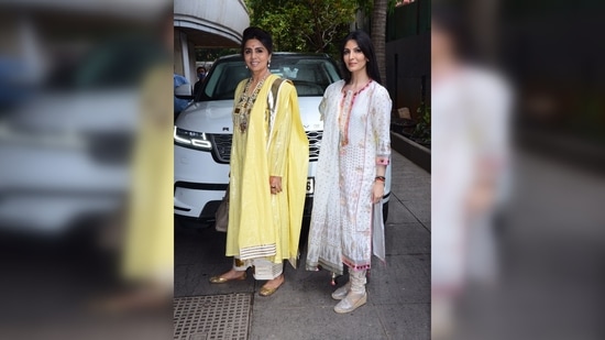 Ranbir Kapoor's sister Riddhima Kapoor looked stunning in a white and pastel salwar and churridar set.(HT Photo/Varinder Chawla)