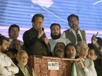 ペシャワールでの集会での元パキスタン首相イムラン・カーン（AP）