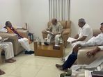 KS Eshwarappa tendered his resignation as the Karnataka minister during his meeting with chief minister Basavaraj Bommai. KS Eshwarappa tendered his resignation as the Karnataka minister during his meeting with chief minister Basavaraj Bommai. 