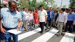 Uttar Pradesh urban development minister Arvind Kumar Sharma inaugurates a zebra crossing at Sikandar Bagh crossing in Lucknow on Friday. (Deepak Gupta/HT Photo) Uttar Pradesh urban development minister Arvind Kumar Sharma inaugurates a zebra crossing at Sikandar Bagh crossing in Lucknow on Friday. (Deepak Gupta/HT Photo)