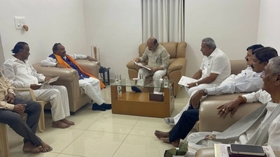 KS Eshwarappa tendered his resignation as the Karnataka minister during his meeting with chief minister Basavaraj Bommai. KS Eshwarappa tendered his resignation as the Karnataka minister during his meeting with chief minister Basavaraj Bommai. 