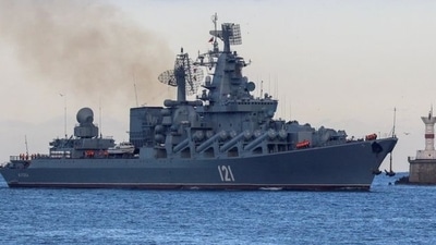 FILE PHOTO: The Russian Navy's guided missile cruiser Moskva sails back into a harbour after tracking NATO warships in the Black Sea, in the port of Sevastopol, Crimea November 16, 2021.&nbsp; (REUTERS)