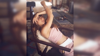 With her hair left open and eyes on the lens, Fatima Sana Shaikh posed on a vintage chair. (Instagram/@fatimasanashaikh) With her hair left open and eyes on the lens, Fatima Sana Shaikh posed on a vintage chair. (Instagram/@fatimasanashaikh)