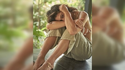 Sara Ali Khan picked an open outdoor location surrounded by greenery to match the theme of her look. (Instagram/@saraalikhan95) Sara Ali Khan picked an open outdoor location surrounded by greenery to match the theme of her look. (Instagram/@saraalikhan95)