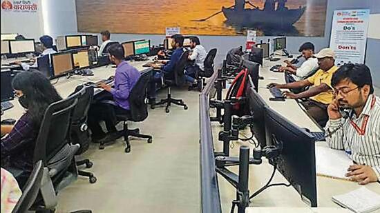 A cleanliness war room in action in Varanasi. (HT PHOTO)