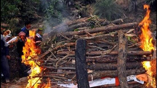 A police officer said that the victim, before being ‘cremated’ by the accused, was not checked by any doctor, there was no post mortem and no death certificate was issued. She was cremated in an unauthorized crematorium. (Image used for representation). (HT FILE PHOTO.)