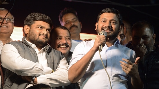 Congress leaders Kanhaiya Kumar and Hardik Patel speaks during an election campaign for party candidates for the Punjab election, (ANI Photo)(Rajesh Sachar)