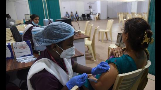 The adult population of India has been vaccinated with two doses. It is clear that following the Delta and Omicron waves, that vaccines protect well against severe disease, hospitalisations and deaths, but not against infection (HT PHOTO)
