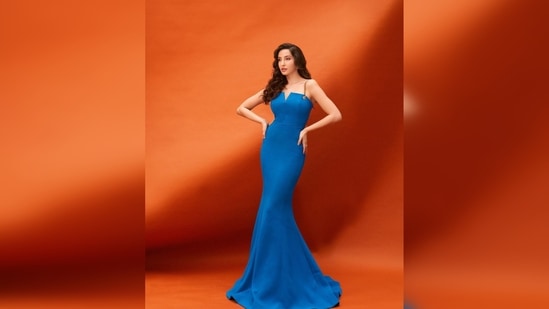 Nora Fatehi flaunts hourglass figure in blue body-hugging mermaid