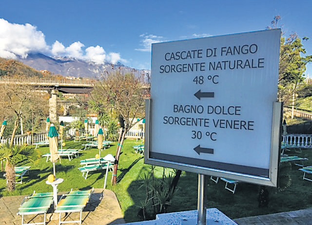 The high water temperature of the thermal springs at Contursi makes it even more enjoyable in peak winter The high water temperature of the thermal springs at Contursi makes it even more enjoyable in peak winter
