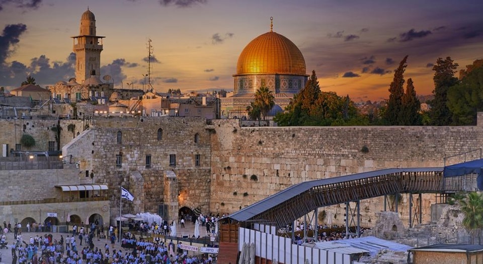 The three largest monotheistic religions will be celebrating in Jerusalem this weekend (Marco Brivio/Zoonar/picture alliance) The three largest monotheistic religions will be celebrating in Jerusalem this weekend (Marco Brivio/Zoonar/picture alliance)