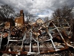 キエフ地域のボロディアンカで、ロシアがウクライナに侵攻している最中に、ロシアの砲撃によって家の残骸が破壊されたと住民は言う。（ロイター）