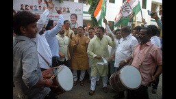MVA members are seen celebrating, after winning Kolhapur bypollss, at Congress Bhavan on Saturday. (HT PHOTO)